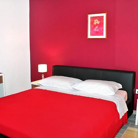 Apartments With A Parking Space Kastel Stafilic, Kastela - 5219 객실 사진