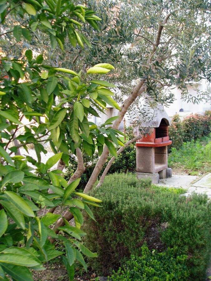 Apartments With A Parking Space Kastel Stafilic, Kastela - 5219 외부 사진