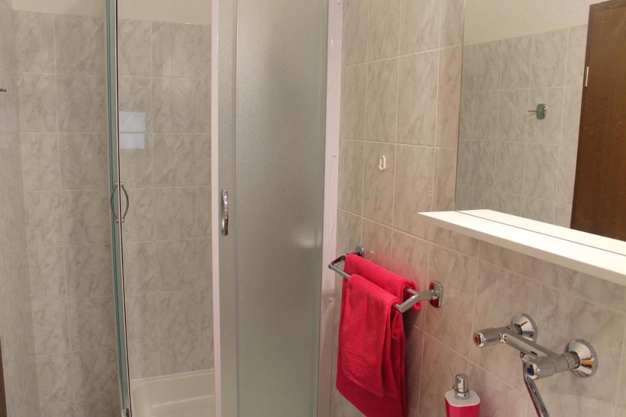 Apartments With A Parking Space Kastel Stafilic, Kastela - 5219 외부 사진