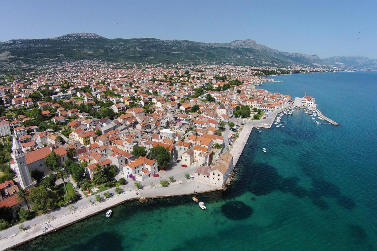 Apartments With A Parking Space Kastel Stafilic, Kastela - 5219 외부 사진