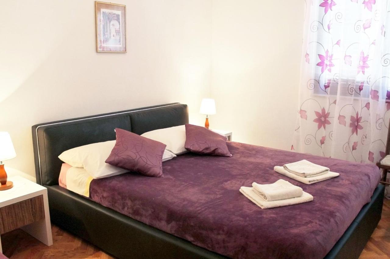 Apartments With A Parking Space Kastel Stafilic, Kastela - 5219 외부 사진