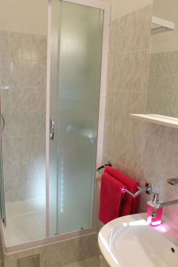 Apartments With A Parking Space Kastel Stafilic, Kastela - 5219 외부 사진