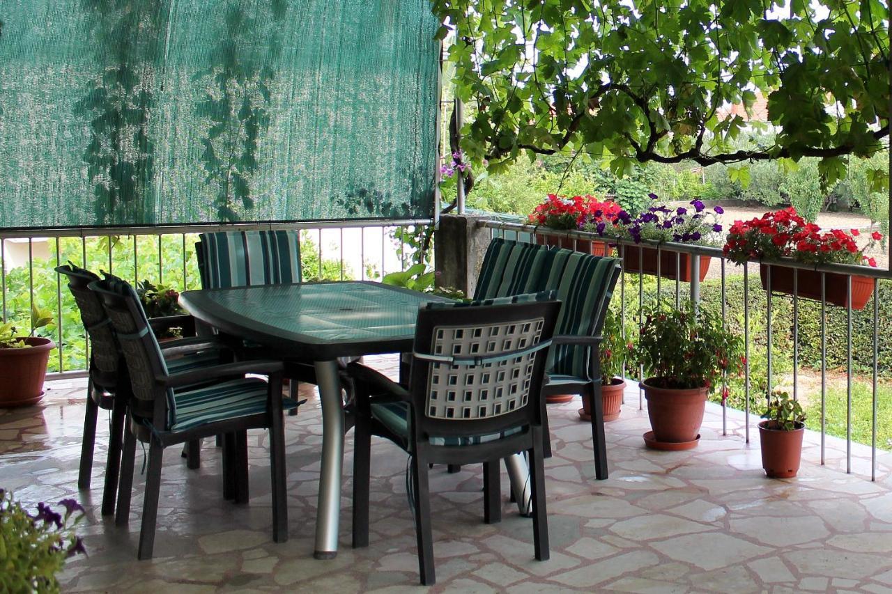 Apartments With A Parking Space Kastel Stafilic, Kastela - 5219 외부 사진