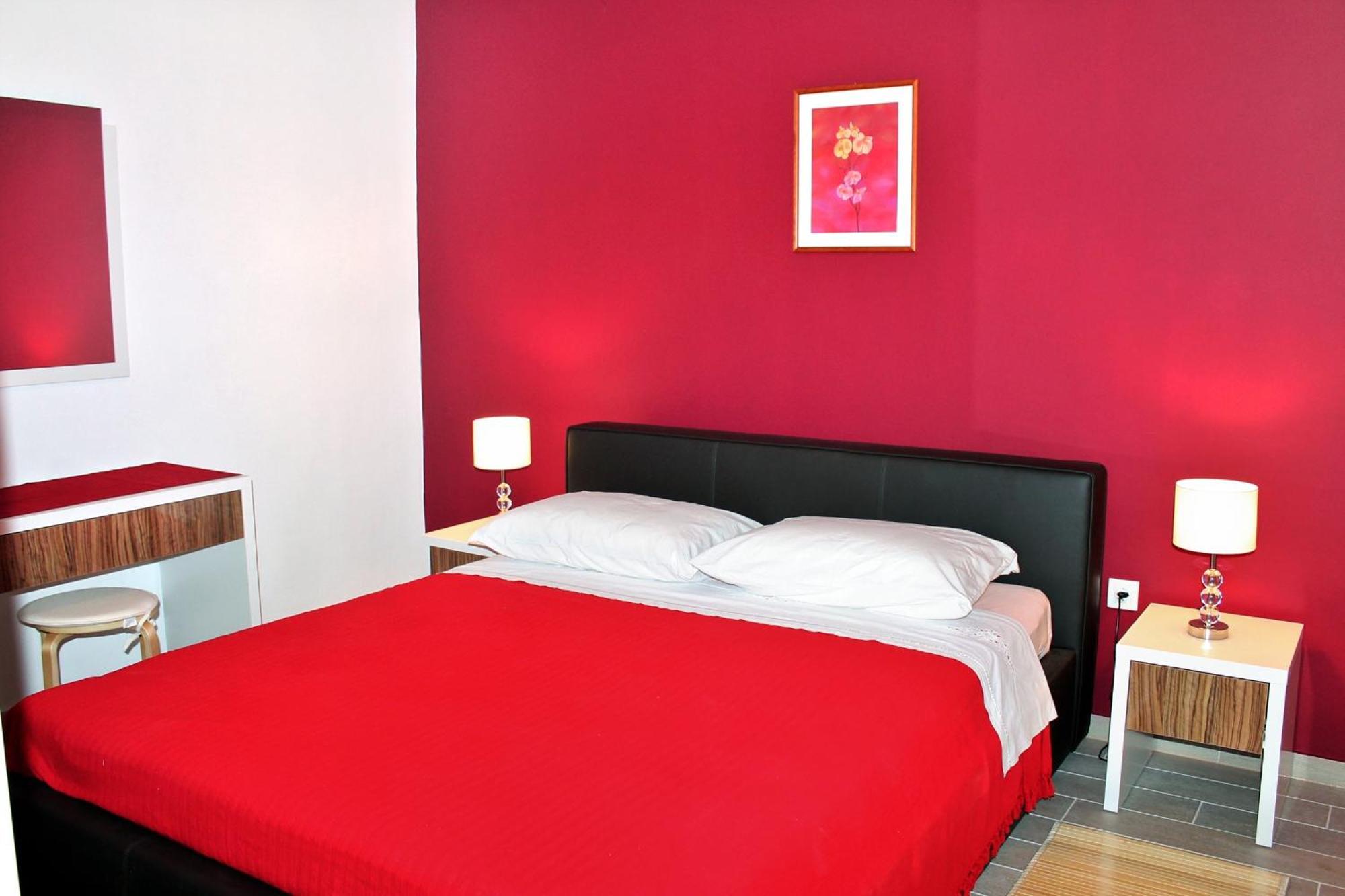 Apartments With A Parking Space Kastel Stafilic, Kastela - 5219 객실 사진