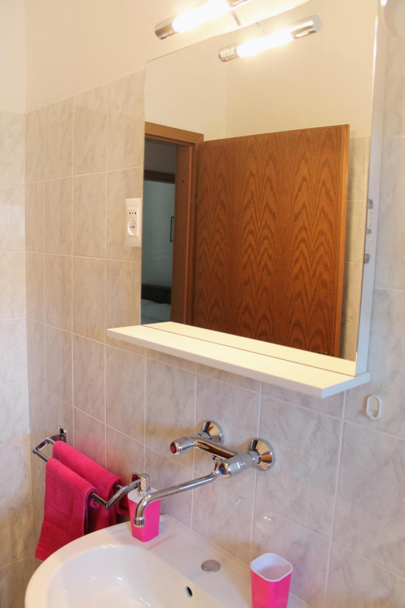 Apartments With A Parking Space Kastel Stafilic, Kastela - 5219 객실 사진
