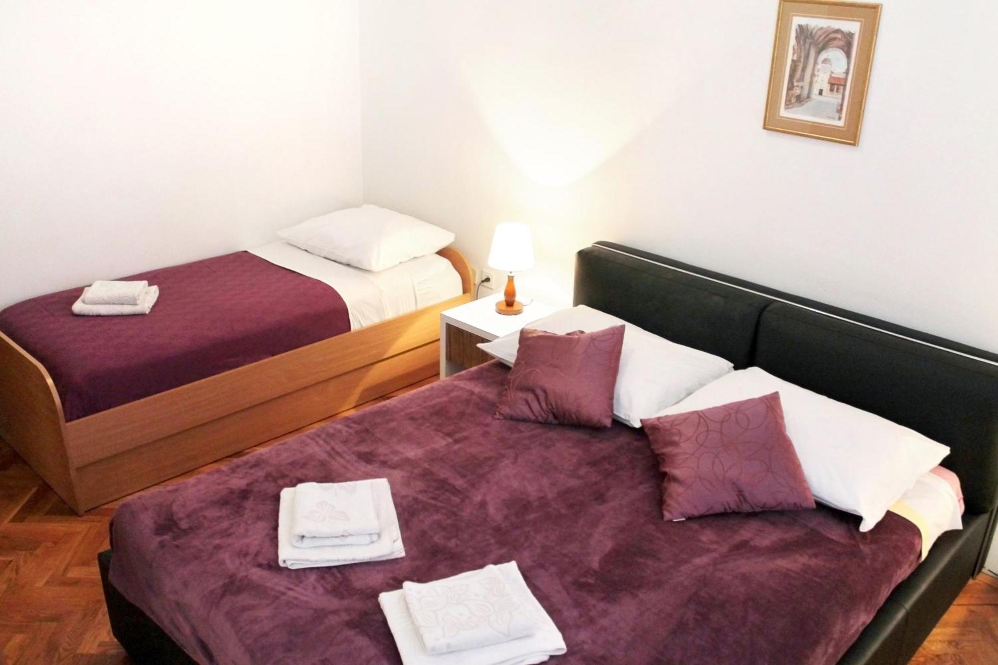 Apartments With A Parking Space Kastel Stafilic, Kastela - 5219 객실 사진