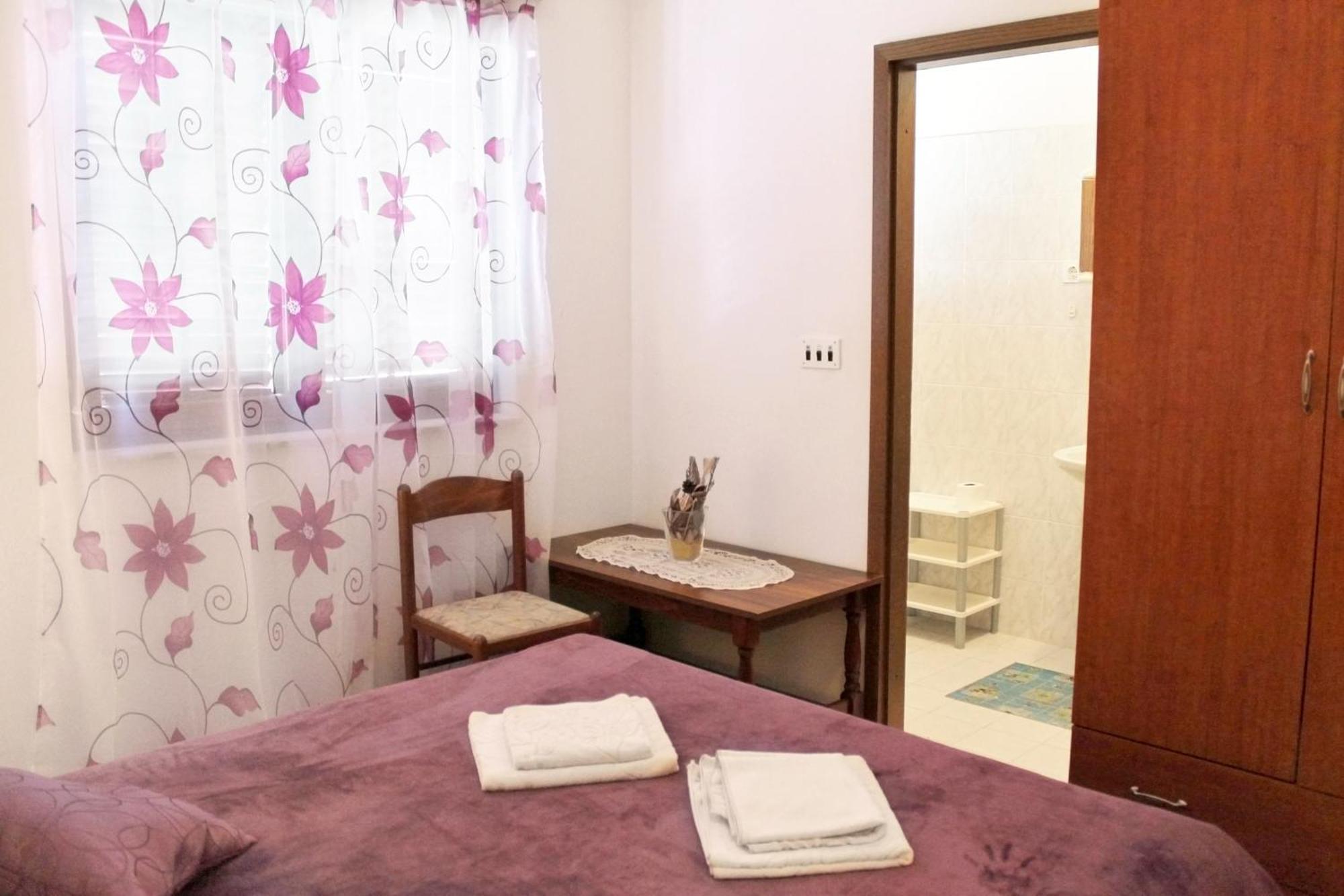 Apartments With A Parking Space Kastel Stafilic, Kastela - 5219 객실 사진