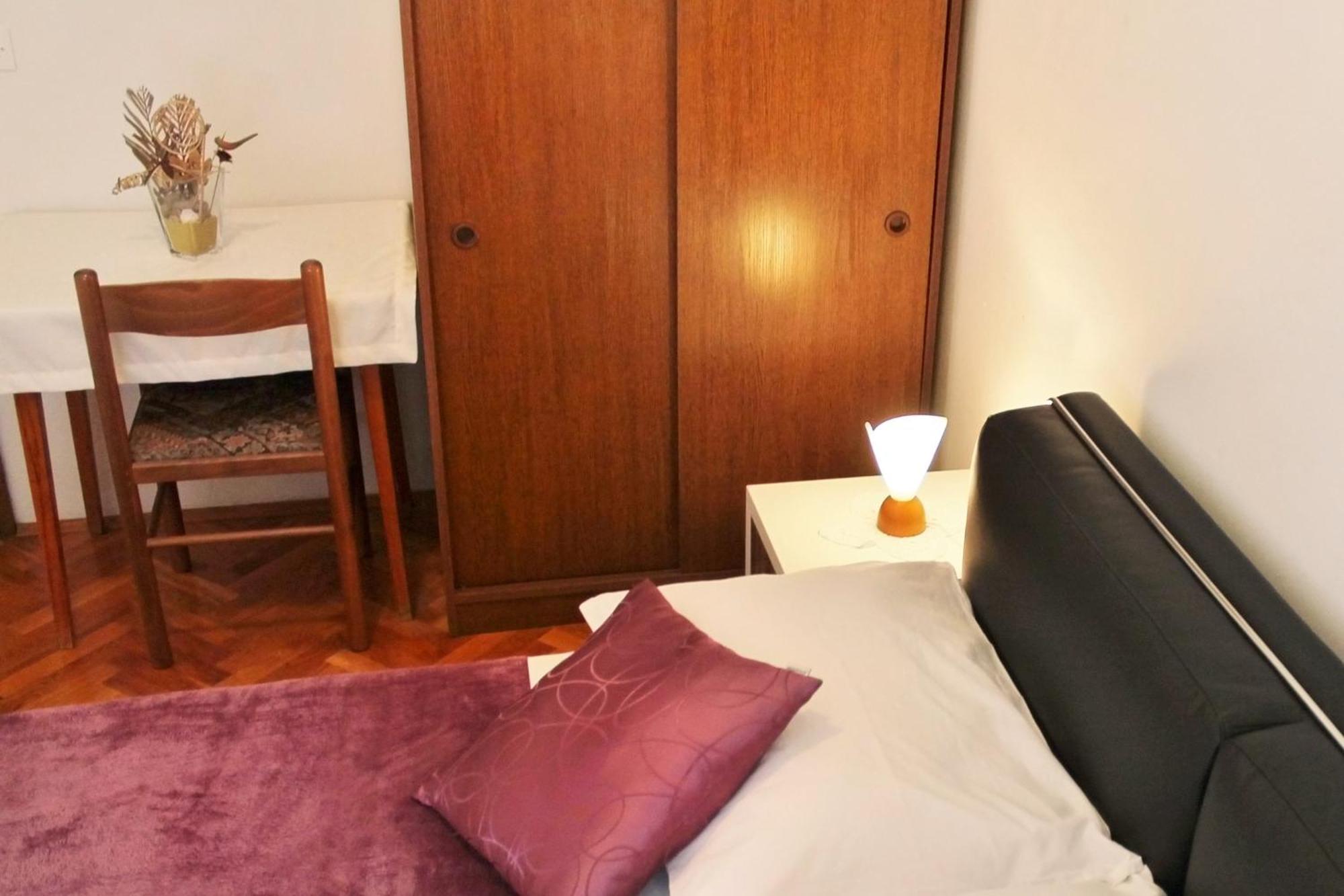 Apartments With A Parking Space Kastel Stafilic, Kastela - 5219 객실 사진