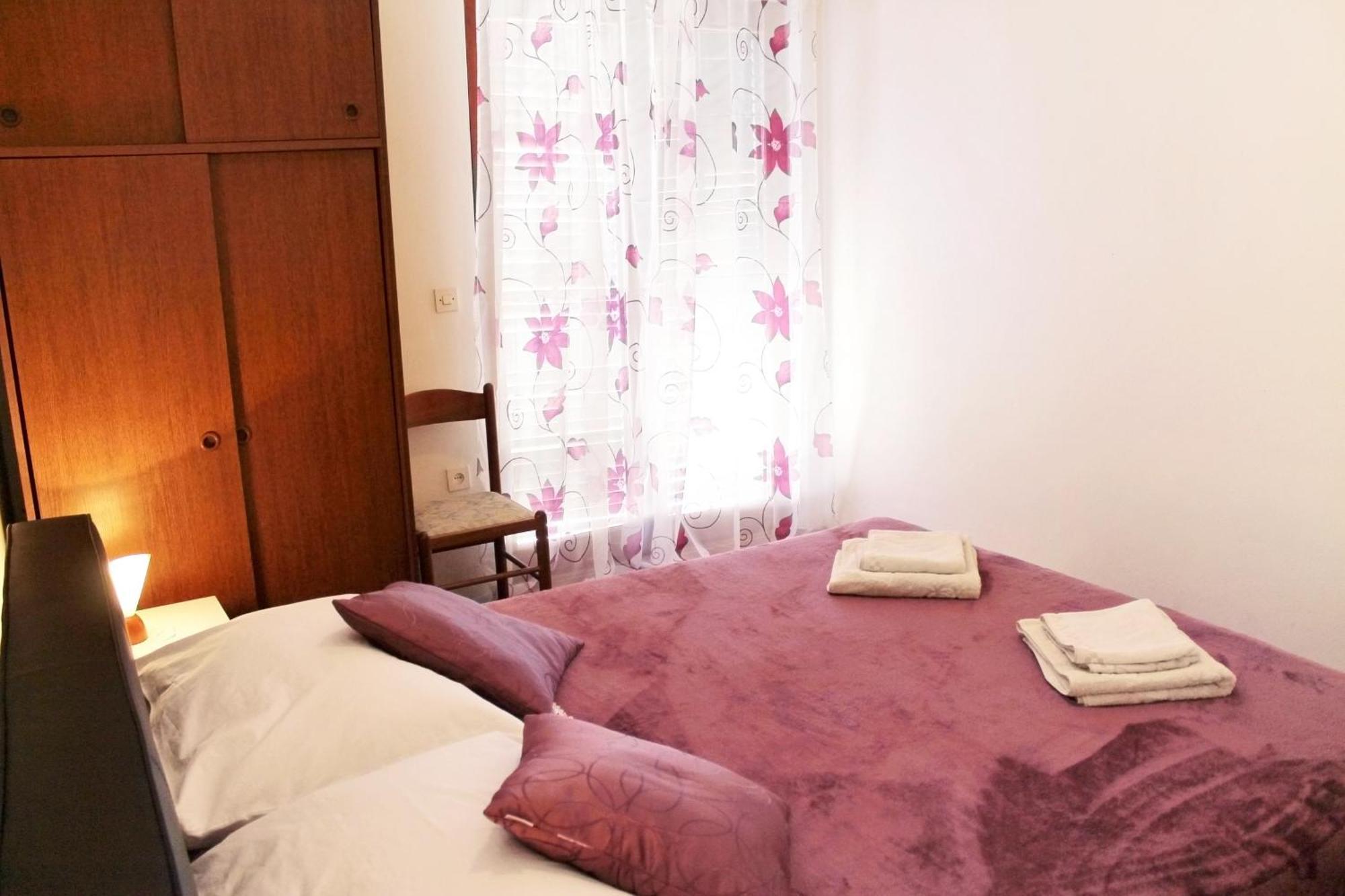 Apartments With A Parking Space Kastel Stafilic, Kastela - 5219 객실 사진
