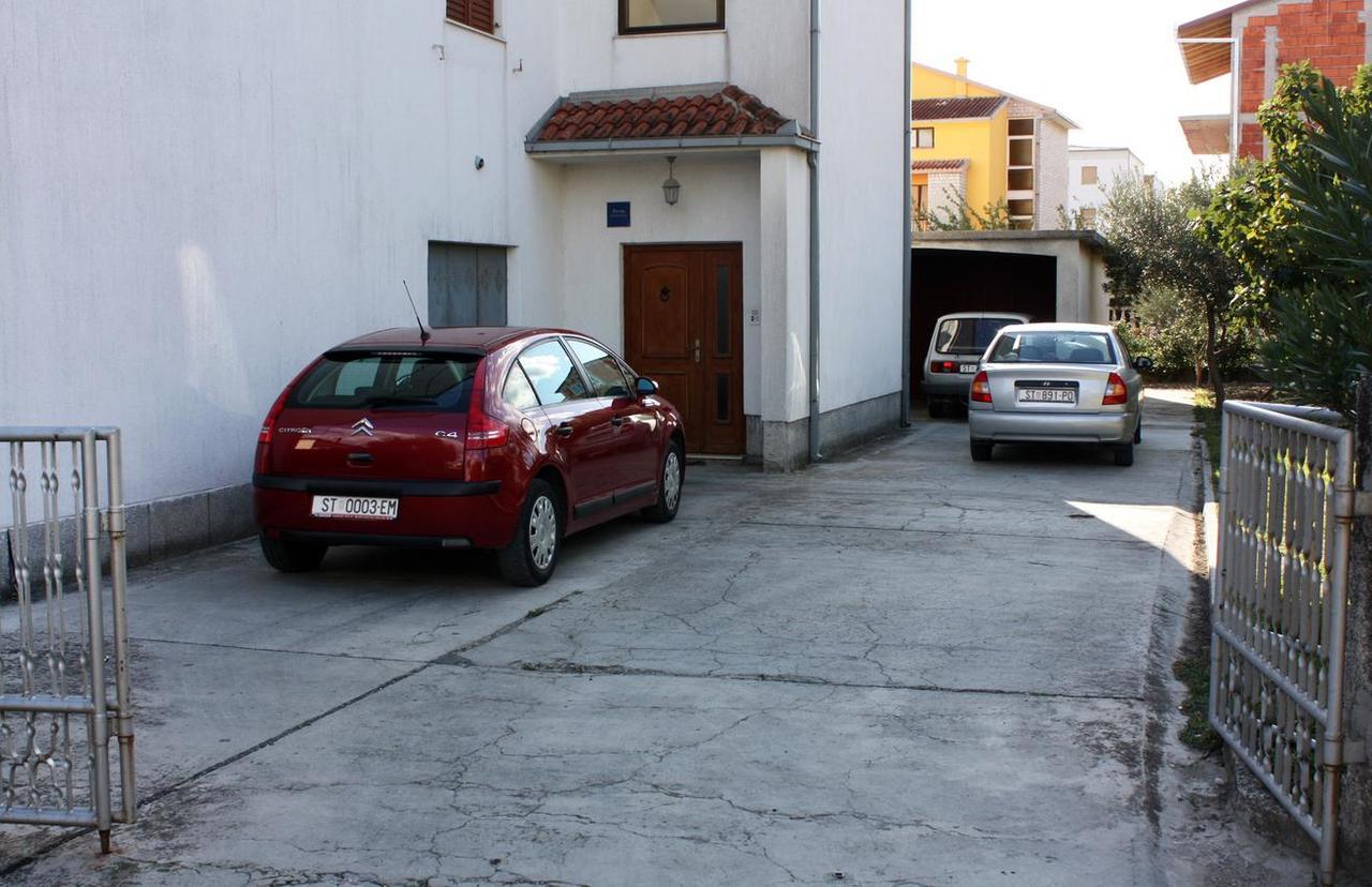Apartments With A Parking Space Kastel Stafilic, Kastela - 5219 외부 사진